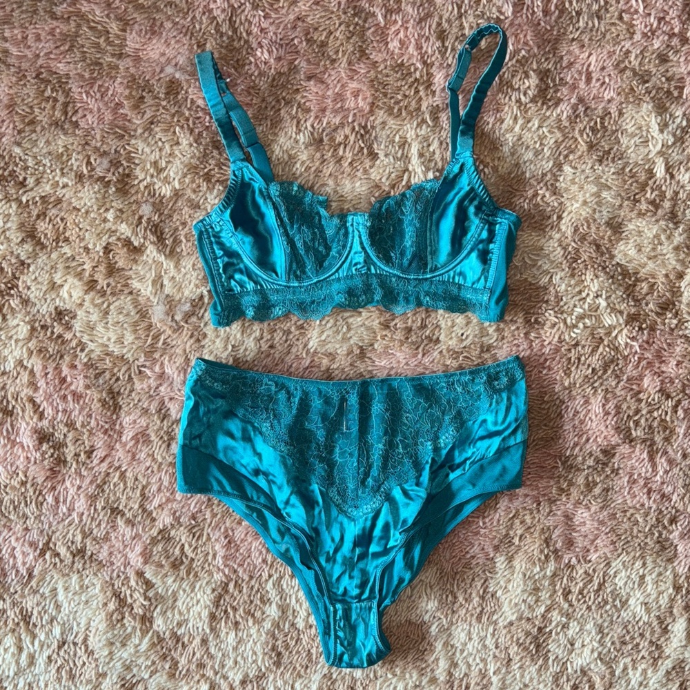 Else Lingerie silk and lace set 32 A / small